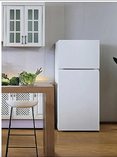 Hisense RT18A2FWD Top Mount Refrigerator, 30" Width, ENERGY STAR Certified, 18.0 cu. ft. Capacity, White colour