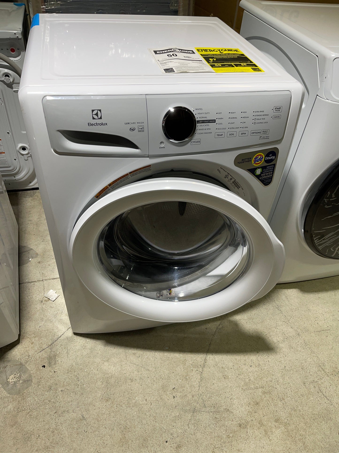 Electrolux - 8 cu. Ft Electric Dryer in White - ELFE733CAW / EFDC317TIW