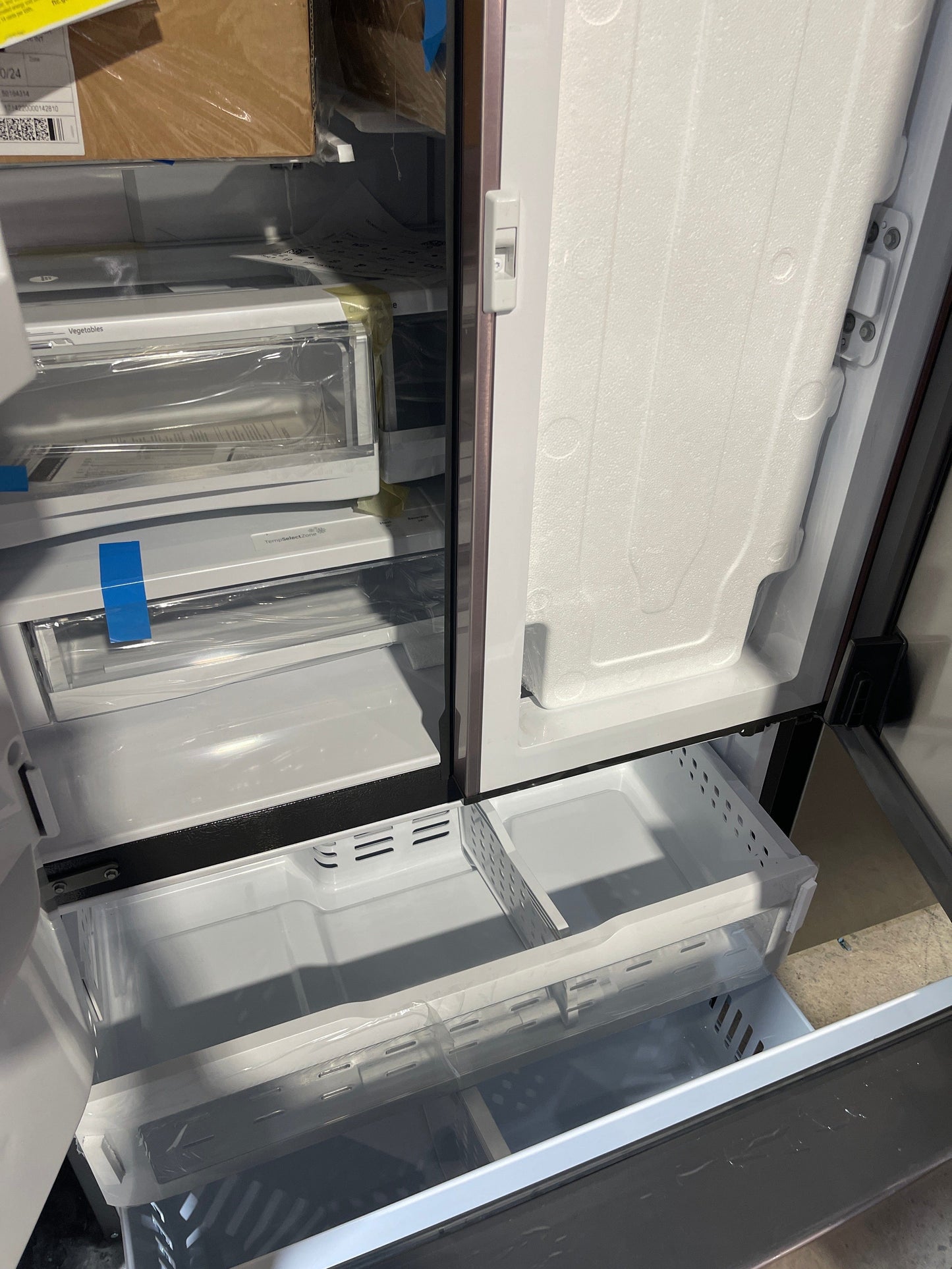 GE Profile PYD22KYNFS French Door Refrigerator, 36 inch Width, Counter Depth, 20.9 cu. ft. Capacity, Stainless Steel colour