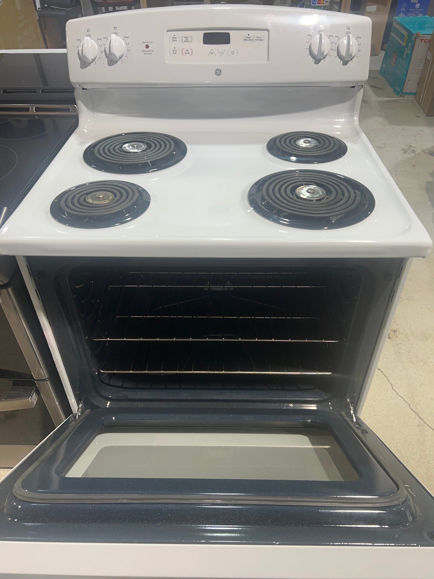 GE COIL STOVE REFURBISHED JCBS280DM3WW