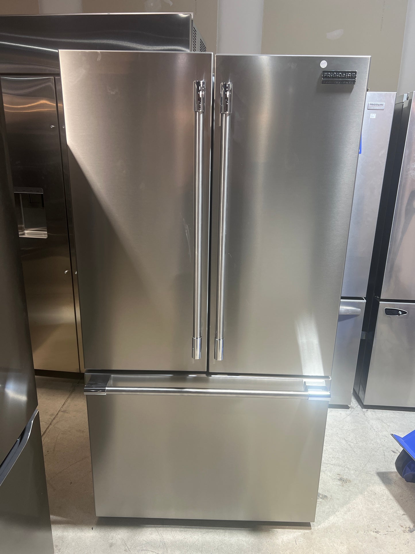 Frigidaire Professional PRFG2383AF Counter Depth French Door Refrigerator, 36 inch Width, ENERGY STAR Certified, 23.3 cu. ft. Capacity, Counter Depth, Water Dispenser (Interior), Ice Dispenser (Freezer Located), Stainless Steel colour