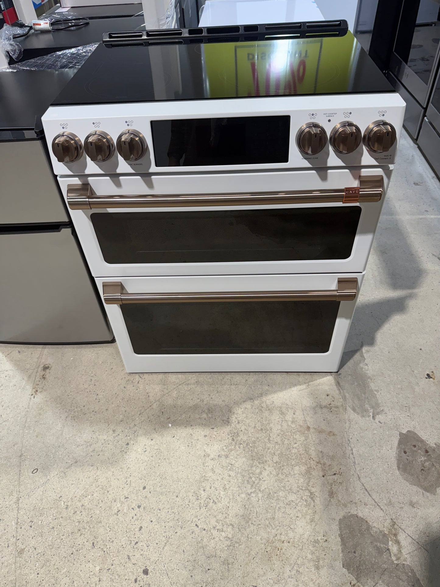 CCHS950P4MW2 / CCHS950P4M7W2 CAFÉ™ 30" Induction Range with Double Oven and No-Preheat Air Fry Matte White