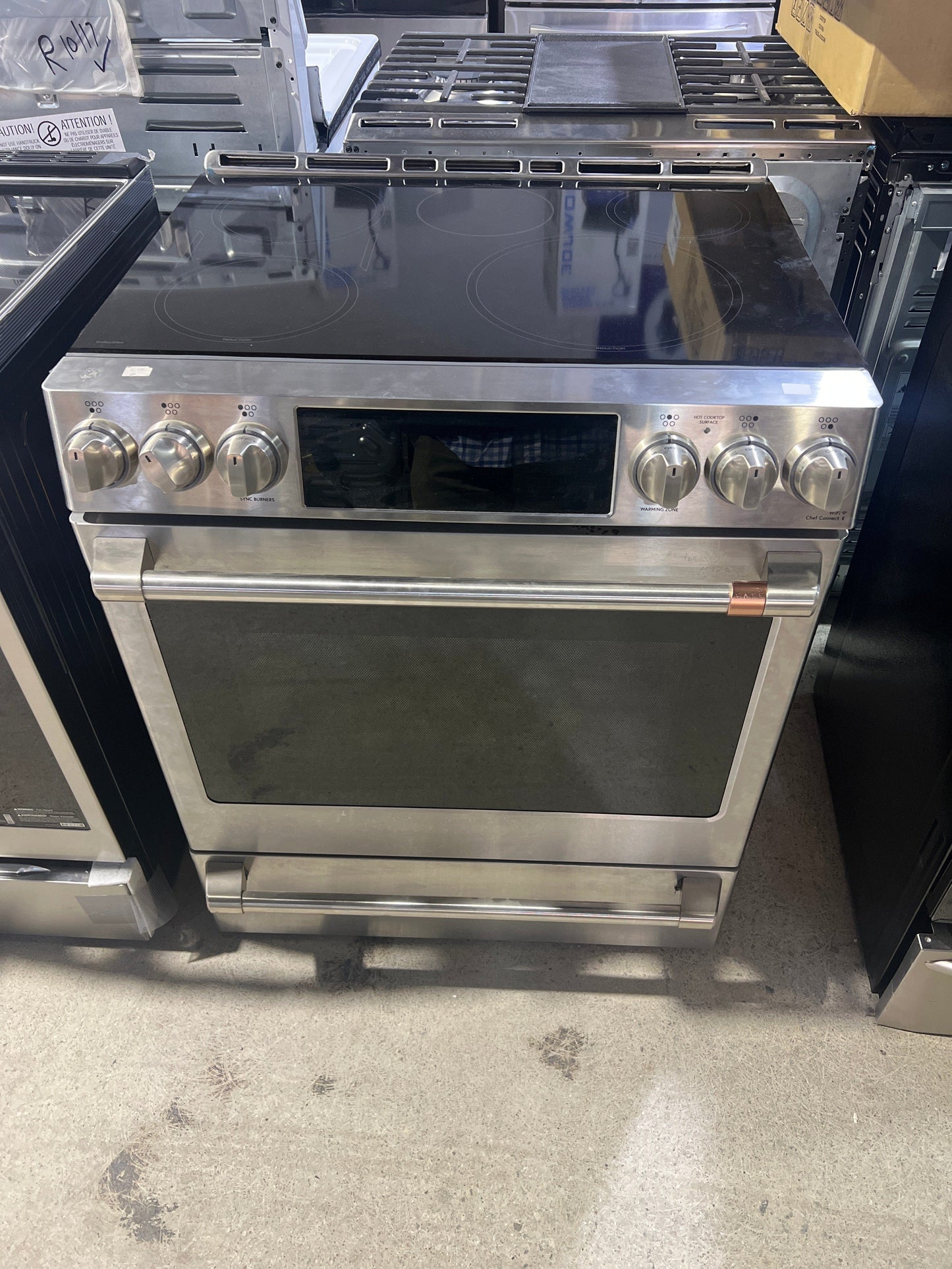 Cafe CCHS900P2MS1 Induction Range, 5.7 cu. ft. Capacity, 30 inch Exterior Width, Self Clean, True Convection, 5 Burners, Warming Drawer, Air Fry, 3,700 Watts Highest Burner Element, Stainless Steel colour Telescopic Gliding Extension Rack, True European C