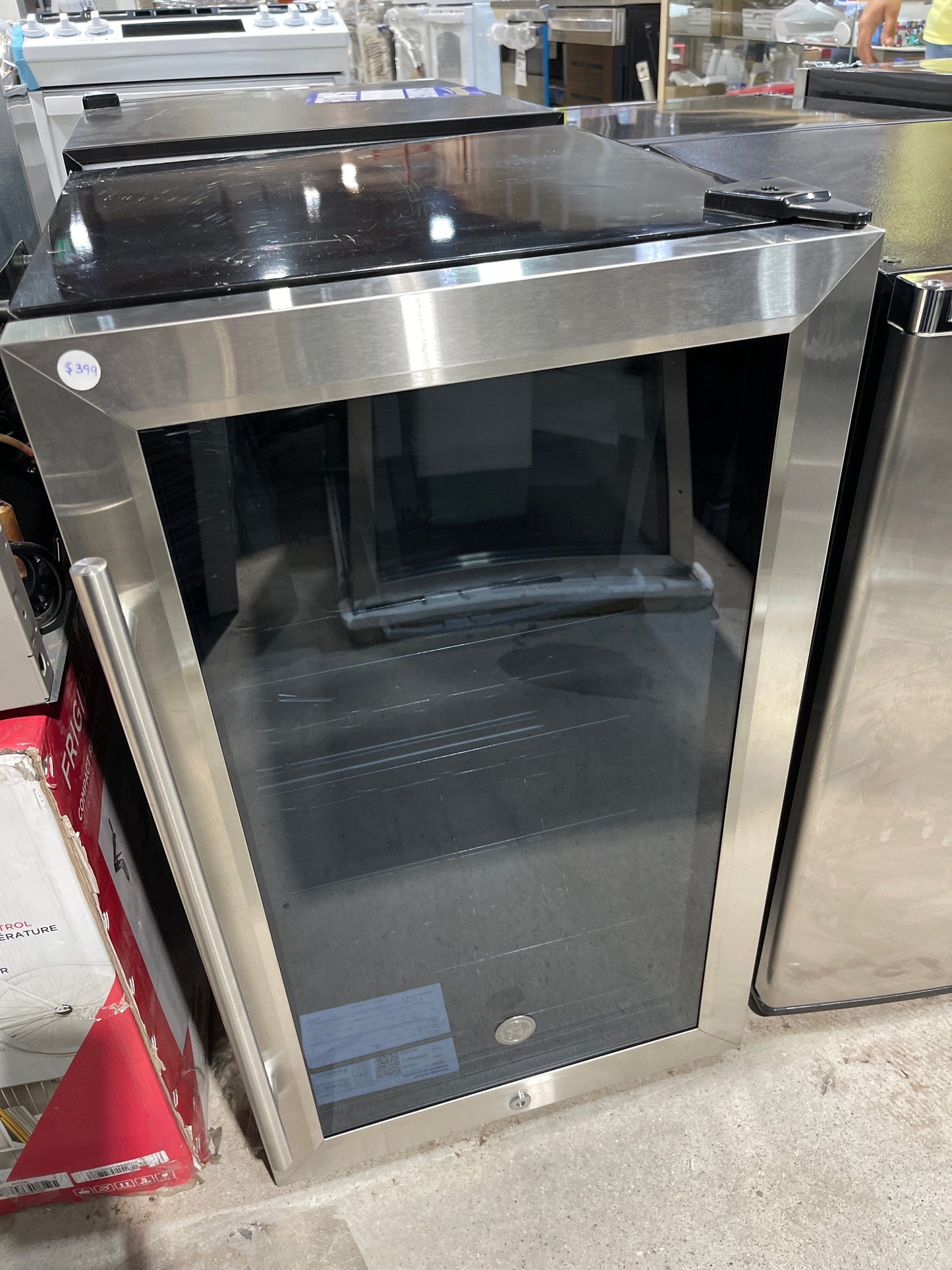 GE GWS04HAESS Under Counter Wine Refrigeration, 18 7/8" Width, 30 Wine Bottle Capacity, Stainless Steel colour