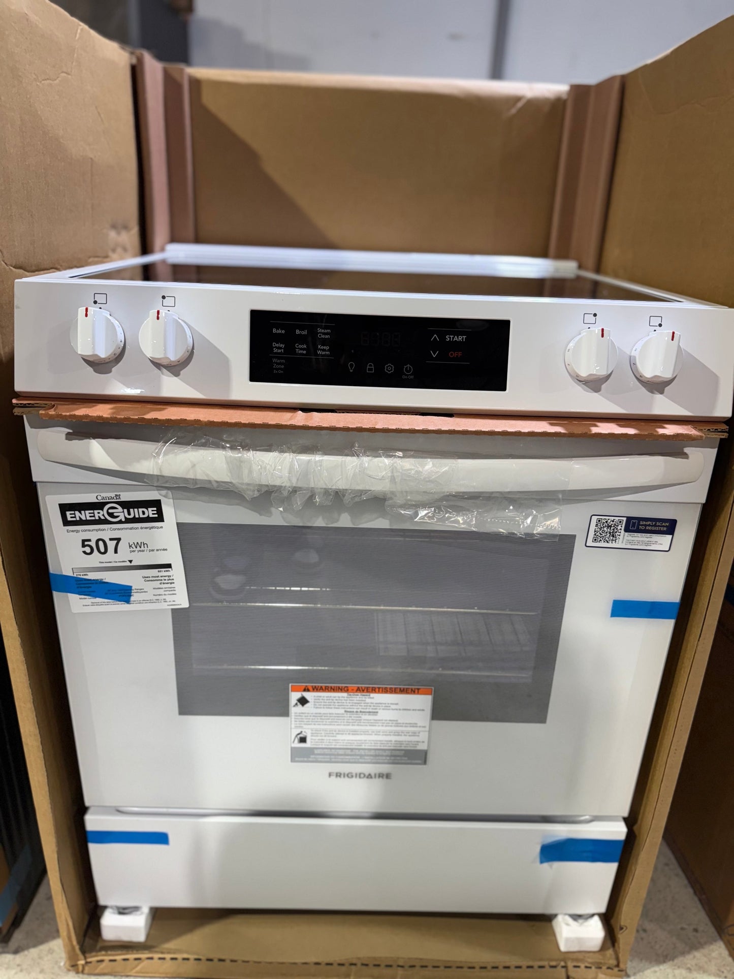 Frigidaire FCFE306CAW Electric Range, 5 cu. ft. Capacity, 30 inch Exterior Width, 5 Burners, Storage Drawer, 3,200 Watts Highest Burner Element, White colour