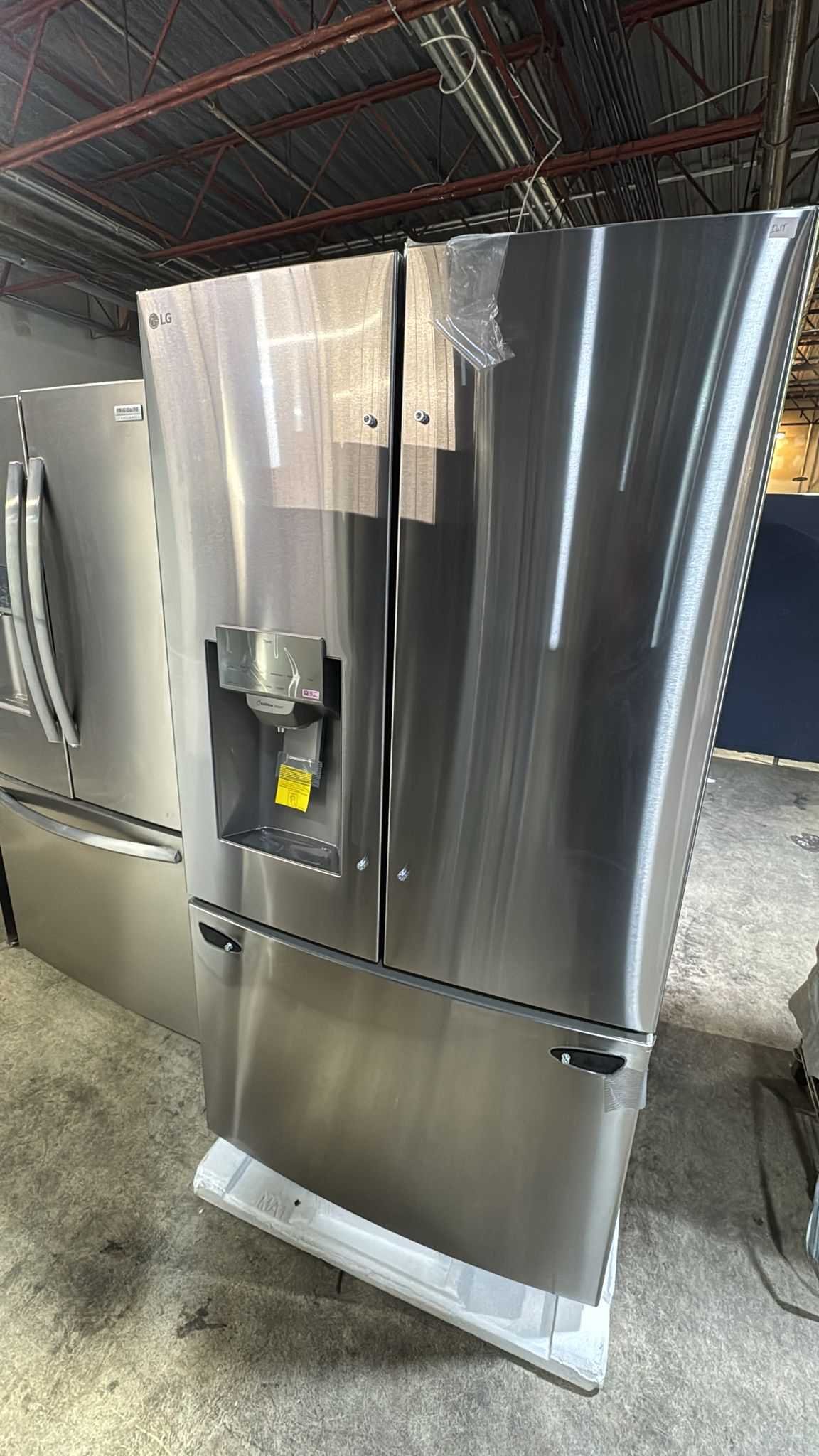 LG LRFS28XBS French Door Refrigerator, 36" Width, ENERGY STAR Certified, 27.7 cu. ft. Capacity, Stainless Steel colour Air Filter