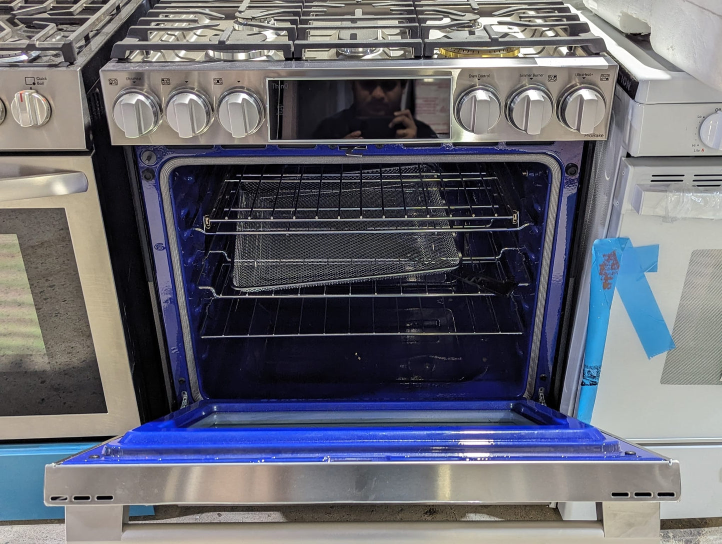 LG Studio LSGS6338F Range, 30" Gas Range, Self Clean, Convection, 4 Burners, 6.3 cu. ft. Air Fry, 1 Ovens, Wifi Enabled, 22k BTU Telescopic Gliding Extension Rack, InstaView, Air Sous Vide,True European Convection