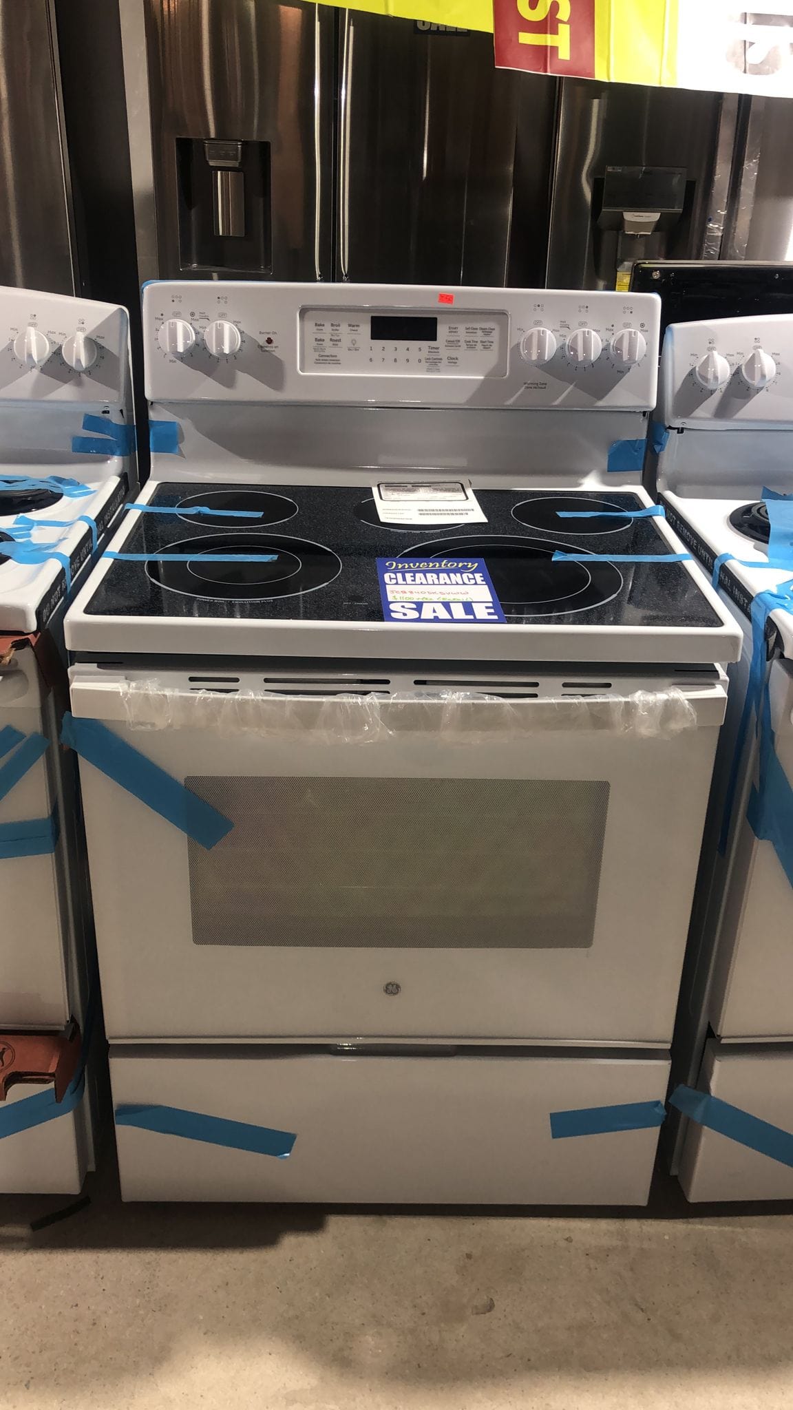 GE 30" ELECTRIC FREE STANDING CONVECTION RANGE WHITE JCB840DKWW