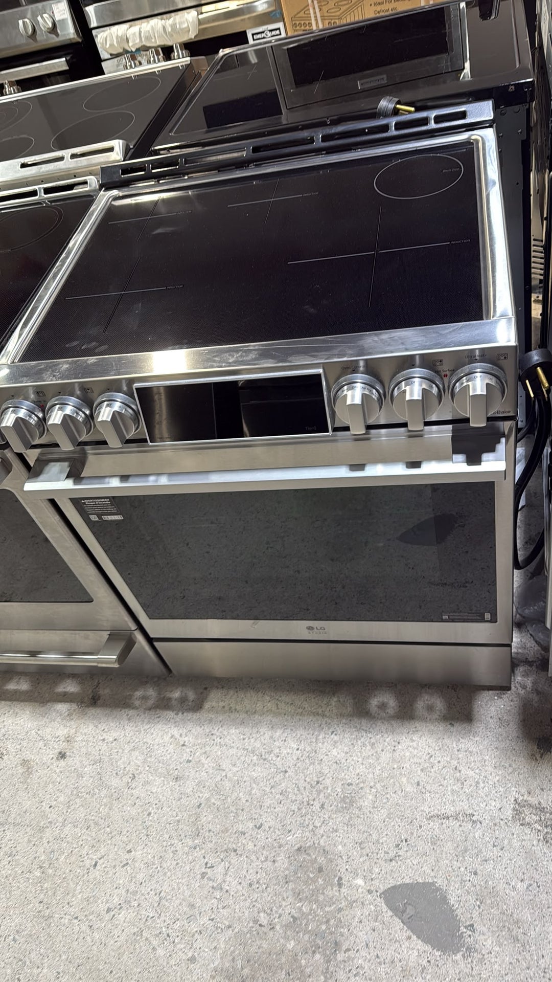 LG Studio LSIS6338F Induction Range, 6.3 cu. ft. Capacity, 30 inch Exterior Width, True Convection, 5 Burners Self Clean, 4,300 W Highest Element, Stainless Steel colour, SmartDiagnosis™, ThinQ Care™ Gliding Extension Rack