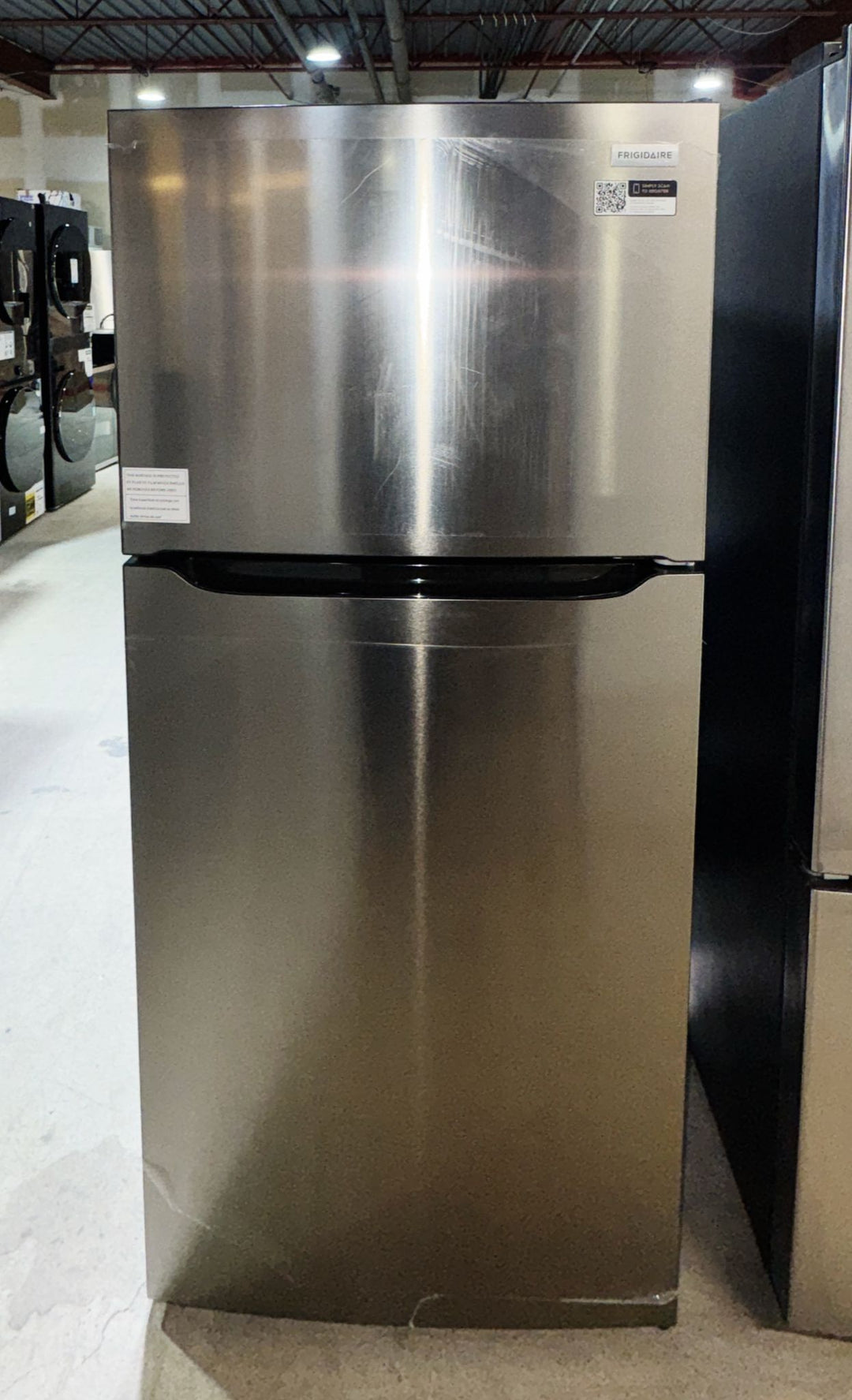 Frigidaire FRTE1835AV Top Freezer Refrigerator, 30 inch Width, 18.2 cu. ft. Capacity, ENERGY STAR Certified, Stainless Steel colour