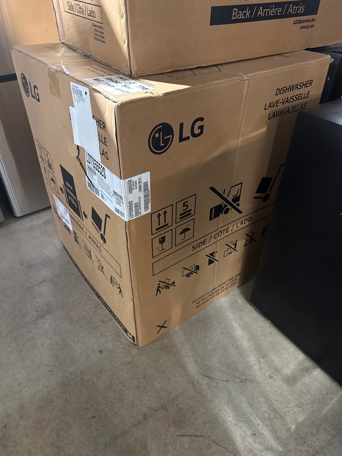 LG LDTS5552S Dishwasher, 24" Exterior Width, 46 dB Decibel Level, Fully Integrated, Stainless Steel (Interior), 9 Wash Cycles, 15 Capacity (Place Settings), 3 Loading Racks, Wifi Enabled, Stainless Steel colour TrueSteam