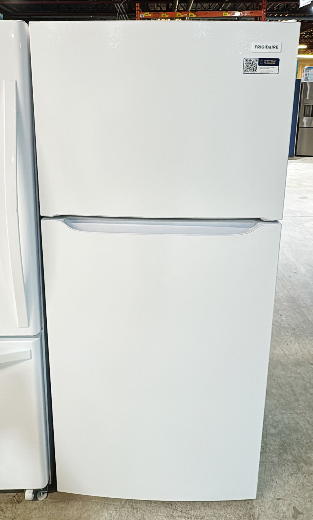 Frigidaire FFHT1814YW Top Freezer Refrigerator, 30 inch Width, 18.2 cu. ft. Capacity, White colour