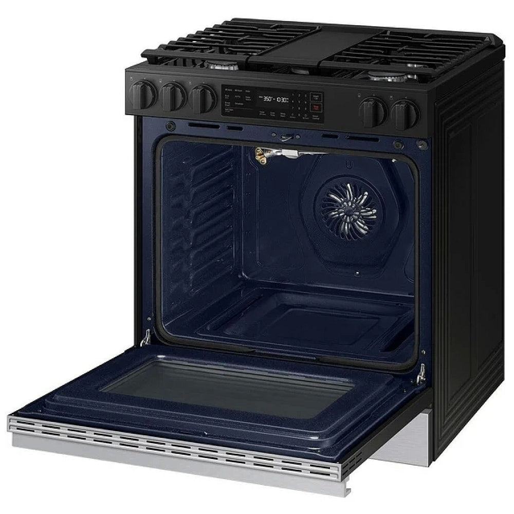 Samsung Bespoke NSG6DG8300SRAA Gas Range, 6 cu. ft. Capacity, 30 inch Exterior Width, Self Clean, Convection, 5 Burners, Storage Drawer, Air Fry, 17,000 BTU Highest Burner, Stainless Steel colour Griddle Category: Gas Ranges