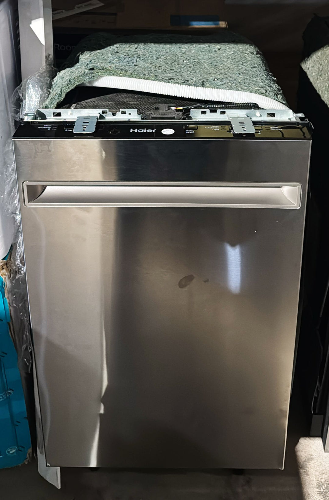 Haier QDT125SSLSS Dishwasher, 18" Exterior Width, 47 dB Decibel Level, Fully Integrated, Stainless Steel (Interior), 3 Wash Cycles,
