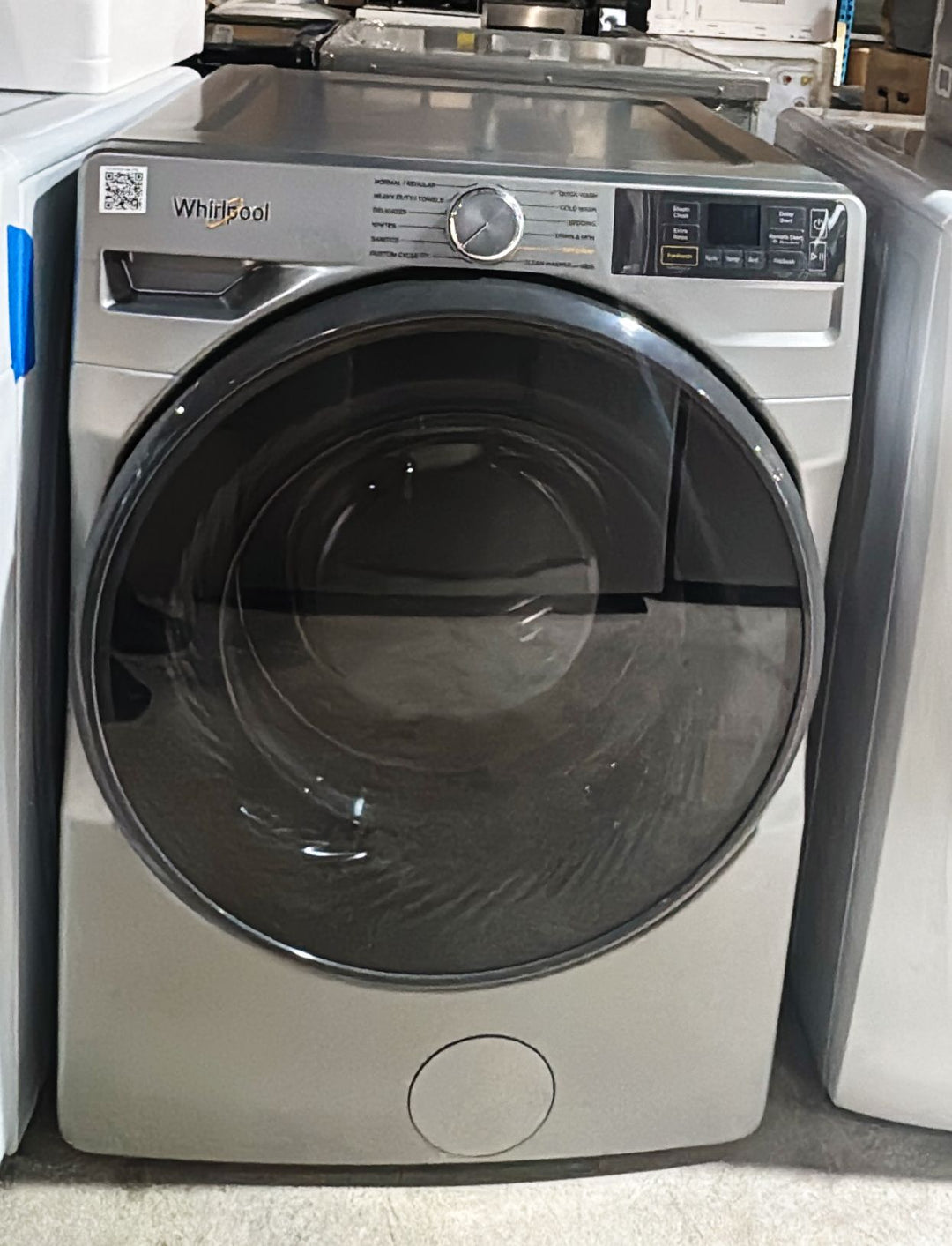 Whirlpool WFW5720RR Front Load Washer – 5.2 cu. ft. (27″)