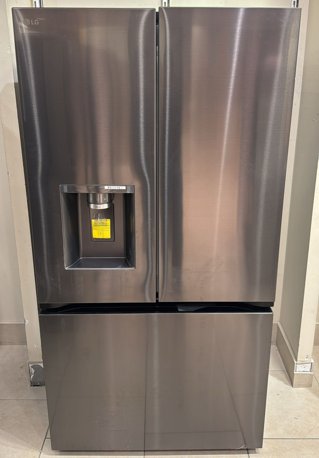 LG LRYXC2606D, 36 inch Width, 25.5 cu. ft. Counter Depth, Water Dispenser (Exterior), Ice Dispenser (Thru Door), ENERGY STAR Certified, Black Stainless Steel colour, 3-Tier Organization™, Cool Guard™, Counter-Depth MAX