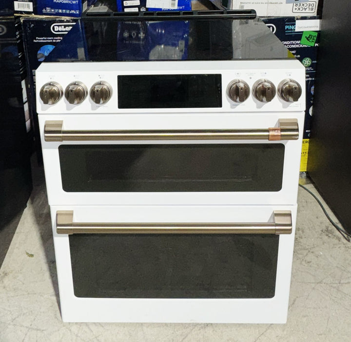 CCHS950P4MW2 / CCHS950P4M7W2 CAFÉ™ 30" Induction Range with Double Oven and No-Preheat Air Fry Matte White