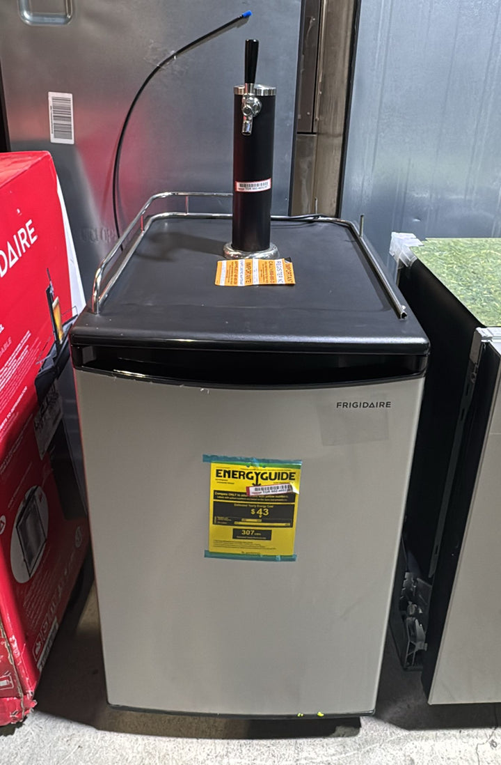 Frigidaire 20.60 in. 5.4 cu ft. Stainless Steel Compact Freestanding Keg Cooler
EFRB150-SS-6COM