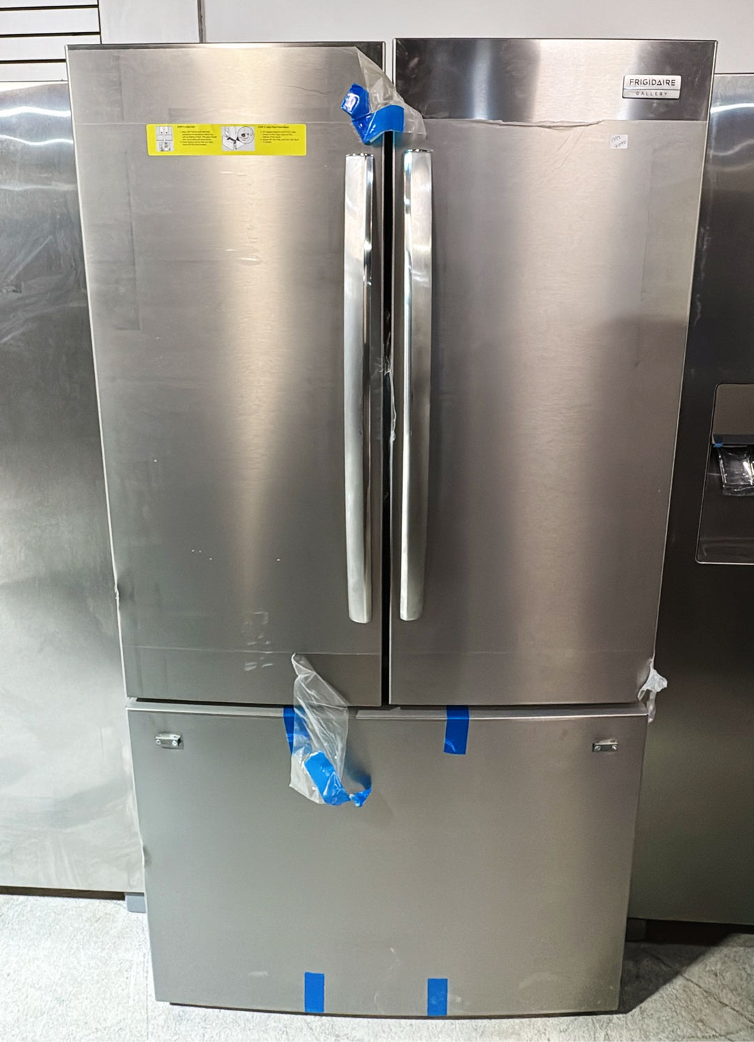 Frigidaire Gallery 36" French Door Refrigerator w/ Water Dispenser & Ice Maker (GRFN2853AF) -Stainless Steel