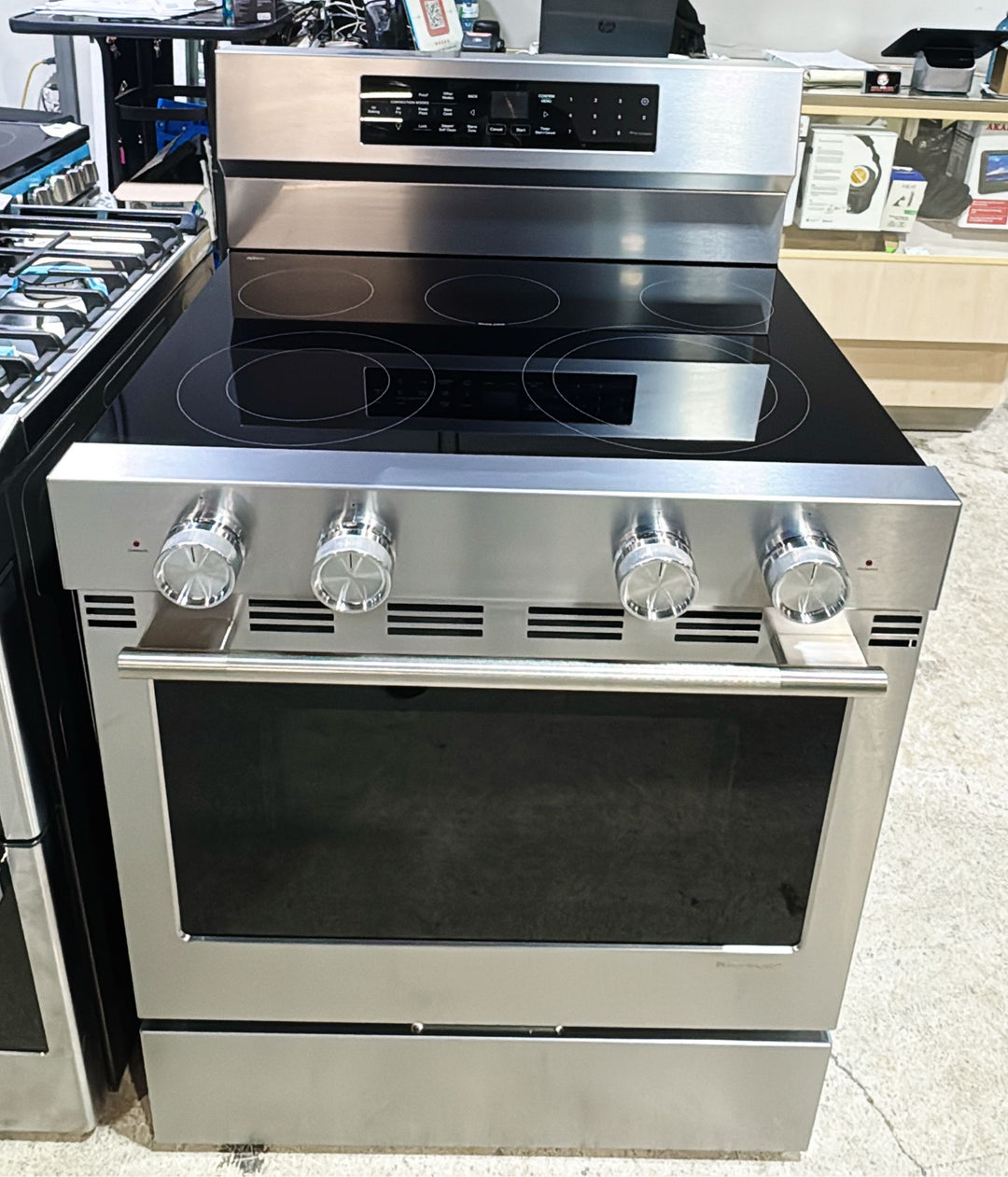 KitchenAid YKFES530SPS Electric Range, 5.3 cu. ft. Capacity, 30 inch Exterior Width, True Convection, 5 Burners, Storage Drawer, Air Fry, Manual Clean, 3,000 W Highest Element, FingerPrint Resistant Stainless Steel colour, Even-Heat™, PrintShield™ Finish