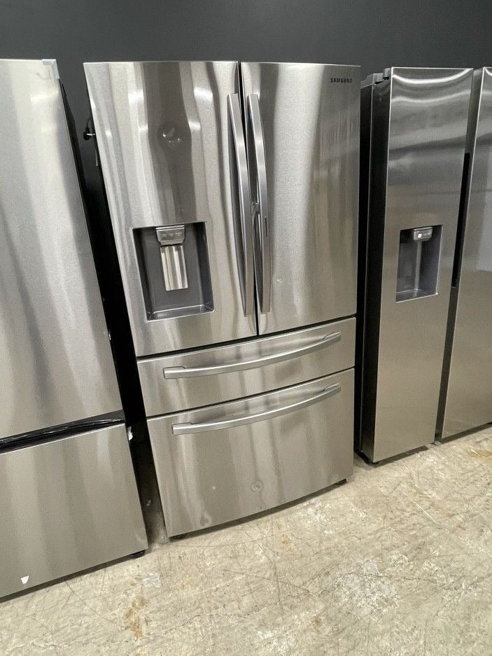 36" Samsung French Door Refrigerator with All-Around Cooling - RF28T5021SR / RF28R7221SR