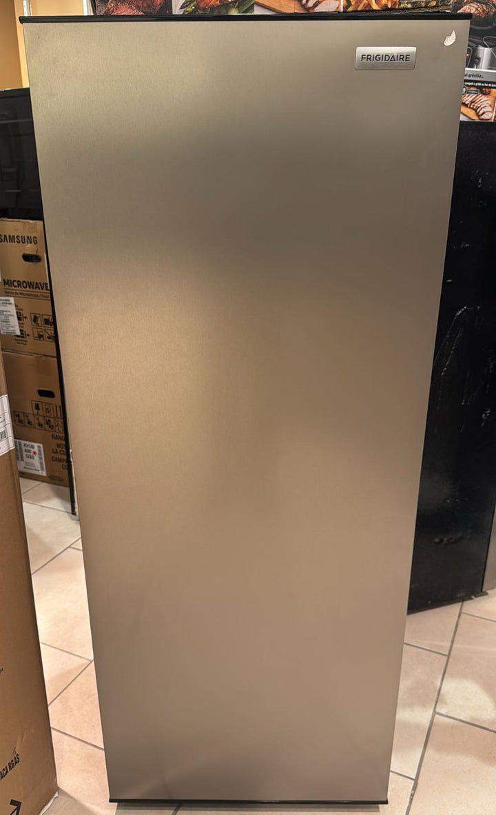 10 cu. ft. Upright Convertible Freezer - 24 po Frigidaire EFRF1060-6COM