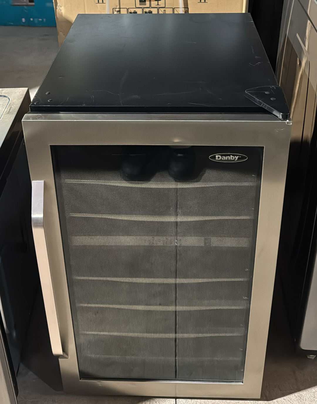 DANBY 4.0 Cu Ft WINE COOLER DWC1132BLSDB