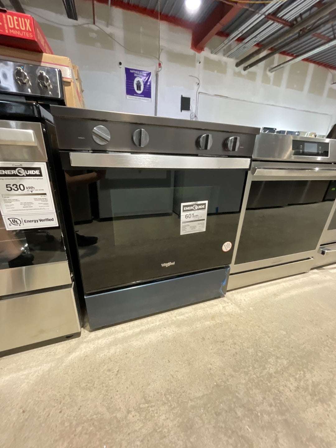 Whirlpool YWSES5030SZ Electric Range, 5.3 cu. ft. Capacity, 30 inch Exterior Width, Convection, 5 Burners, Storage Drawer, Air Fry, Steam & Self Clean, 3,000 W Highest Element, FingerPrint Resistant Stainless Steel colour, WipeClean™