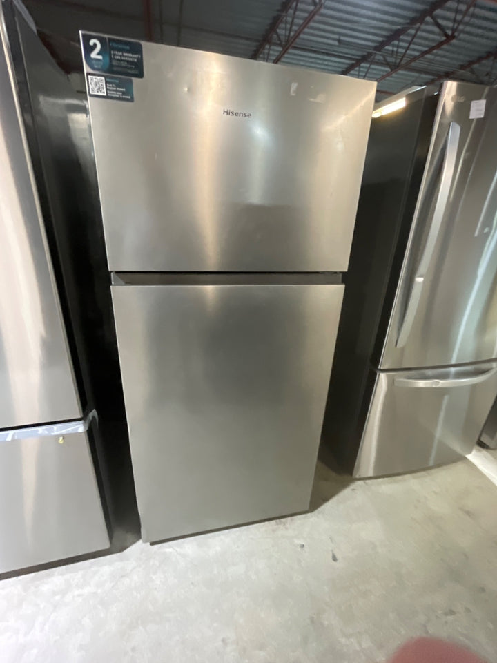 Hisense (RT18A2FWD) Top Mount Refrigerator, 30" Width, ENERGY STAR Certified, 18.0 cu. ft. Capacity, White